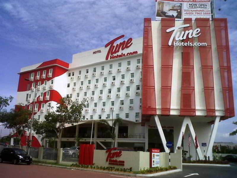 Tune - Waterfront 3*